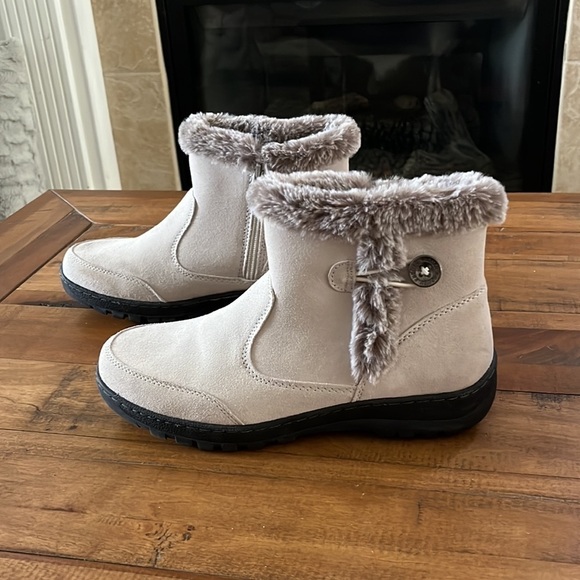 KHOMBU white suede booties, 9 - Picture 3 of 9